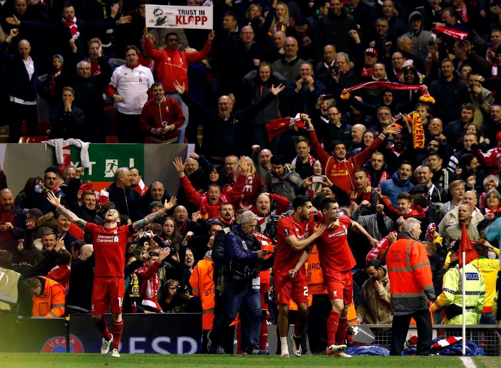 liverpool-anfield.jpg