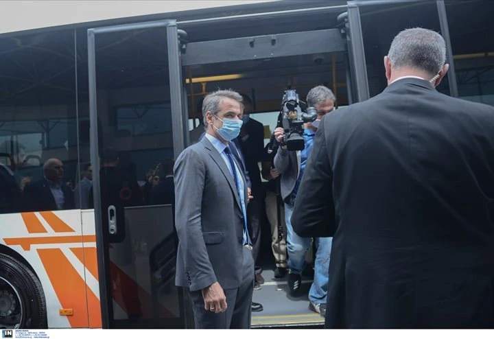 mitsotakis-me-maska.jpg