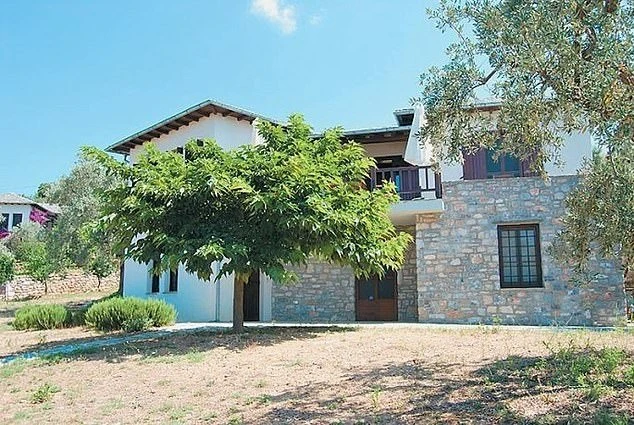 johnson-pilio.jpg