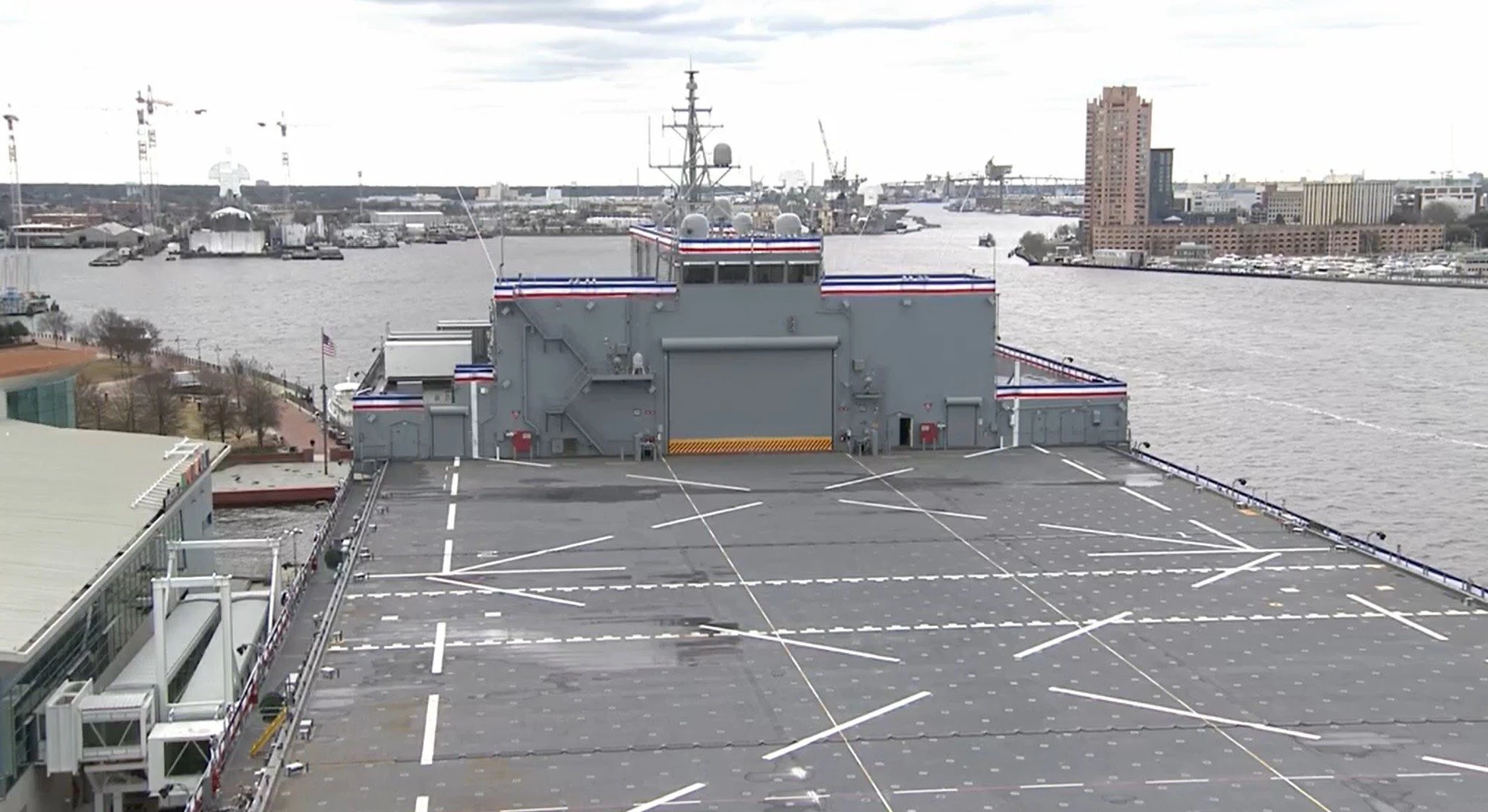 uss-hershel-woody-williams-esb4.jpg
