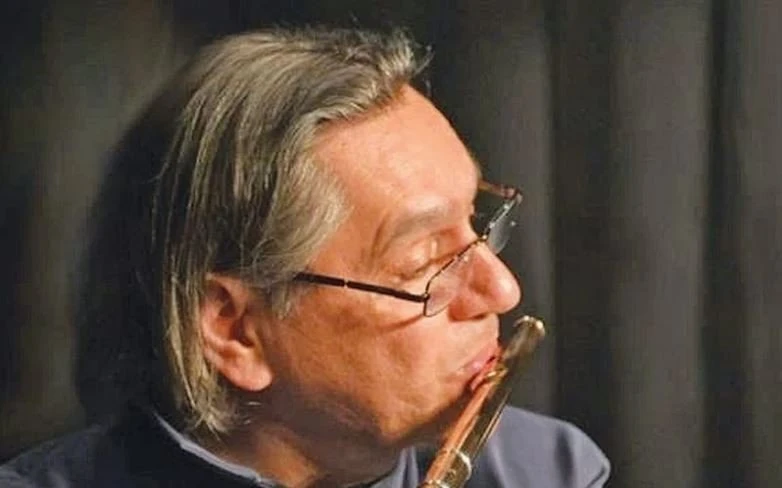 mousikos.JPG