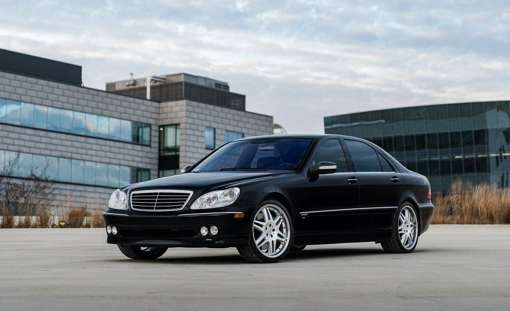 210922115910-brabus-t12-49.jpg