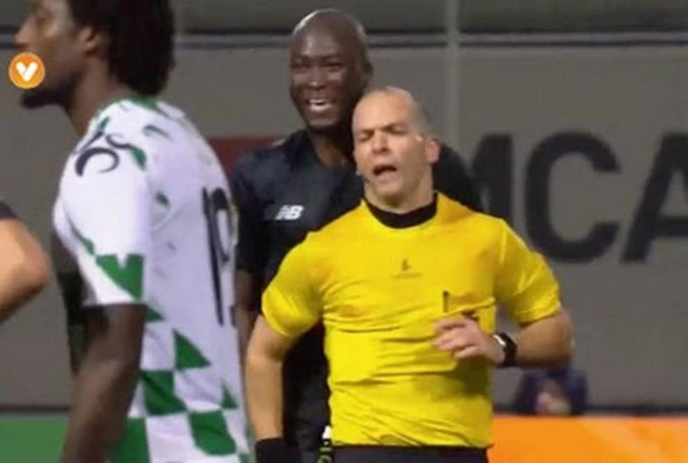 godinho-red-card-2.jpg