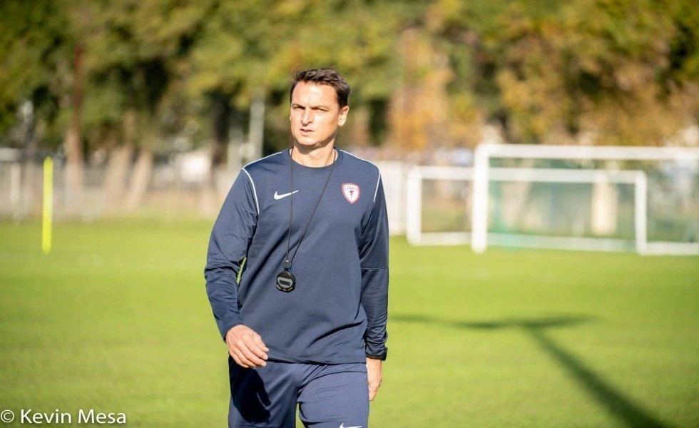 decamps-coach.jpg