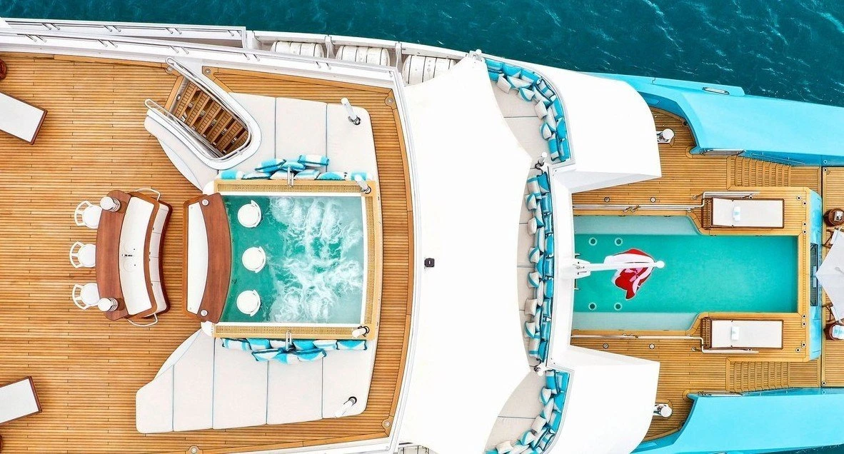 charter-axioma-yacht-44-e1664303364473.jpg