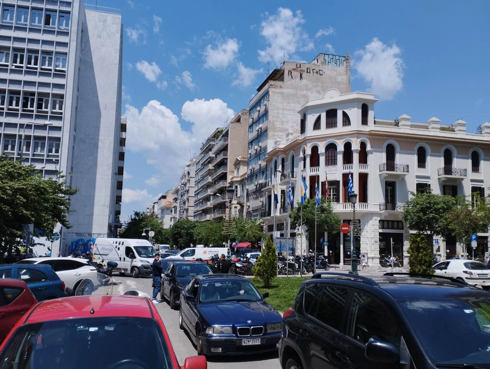 tounel-katapinei-autokinita-2-j2dkH.jpg