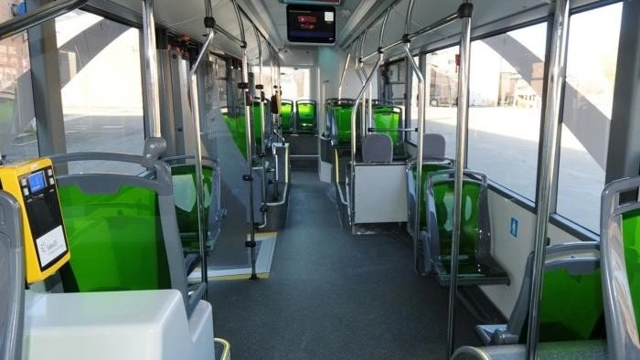 bus1.jpg