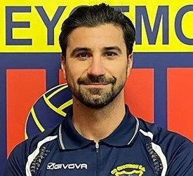douvlekis-iwannis-740x731.jpg