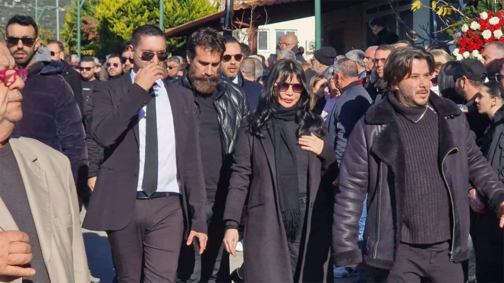 stin-kideia-tou-karra-i-paola.jpg