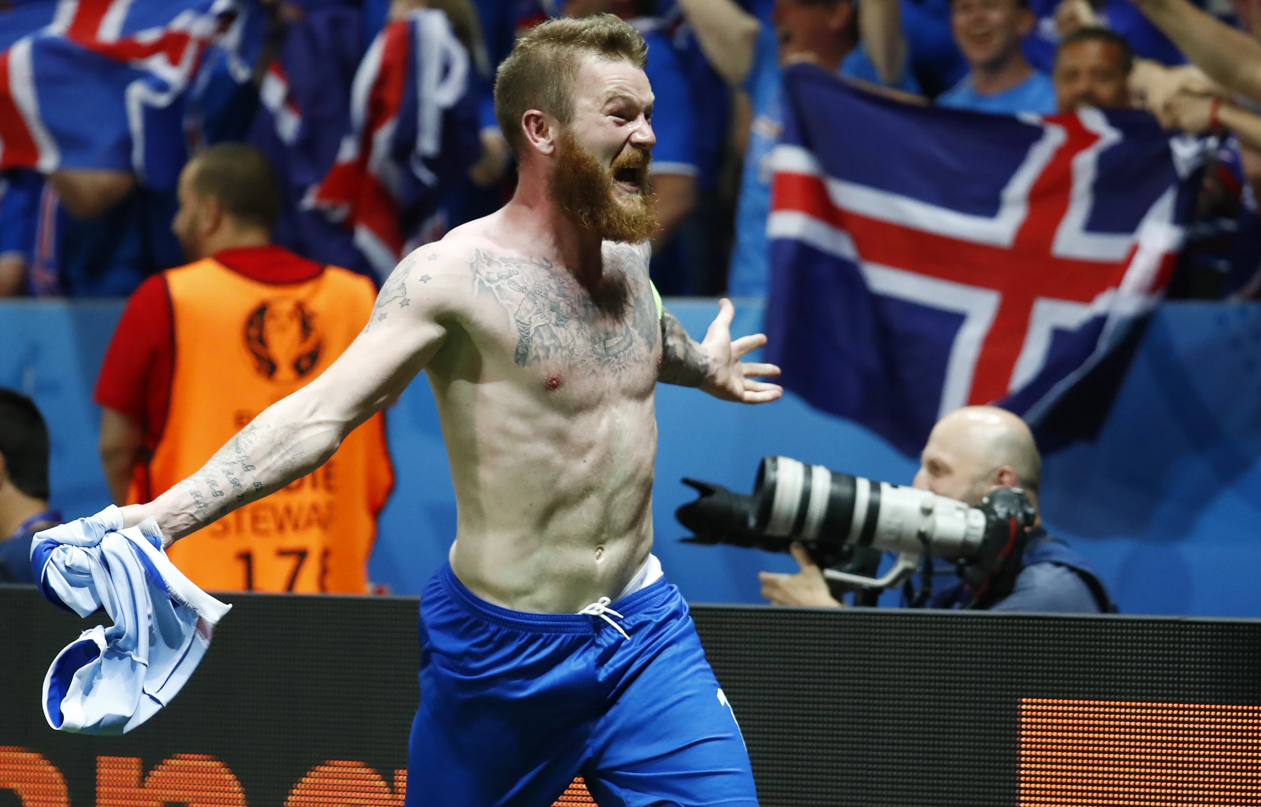 25851421-2016-06-27t205554z-110062554-mt1aci14461083-rtrmadp-3-soccer-euro-eng-ice.jpg