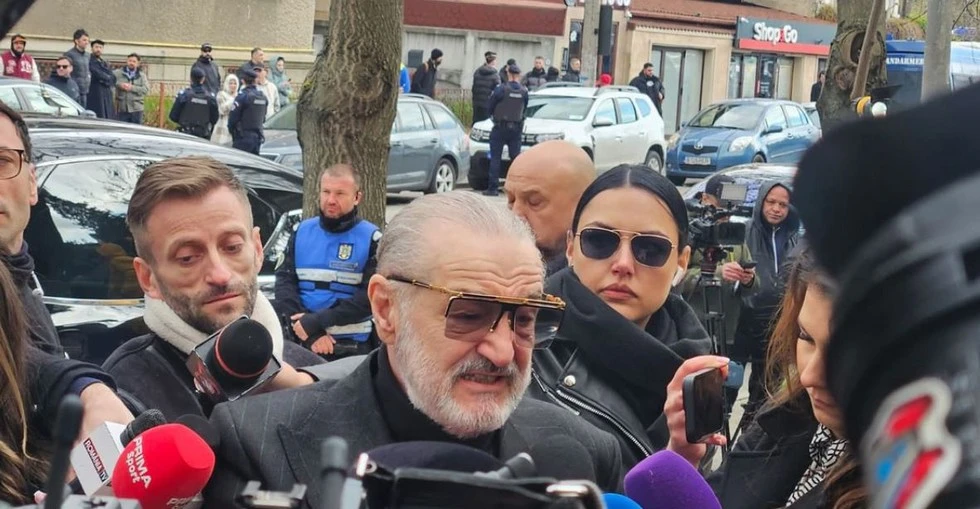 becali-press.JPG