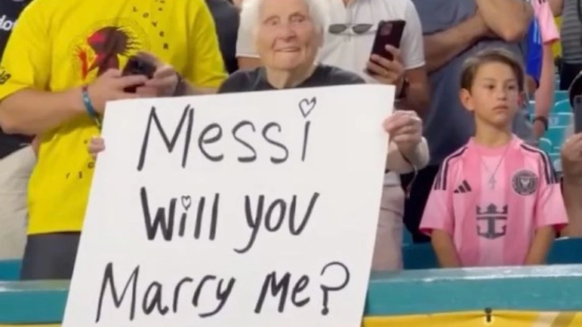 messi-UMkde.jpg?v=0