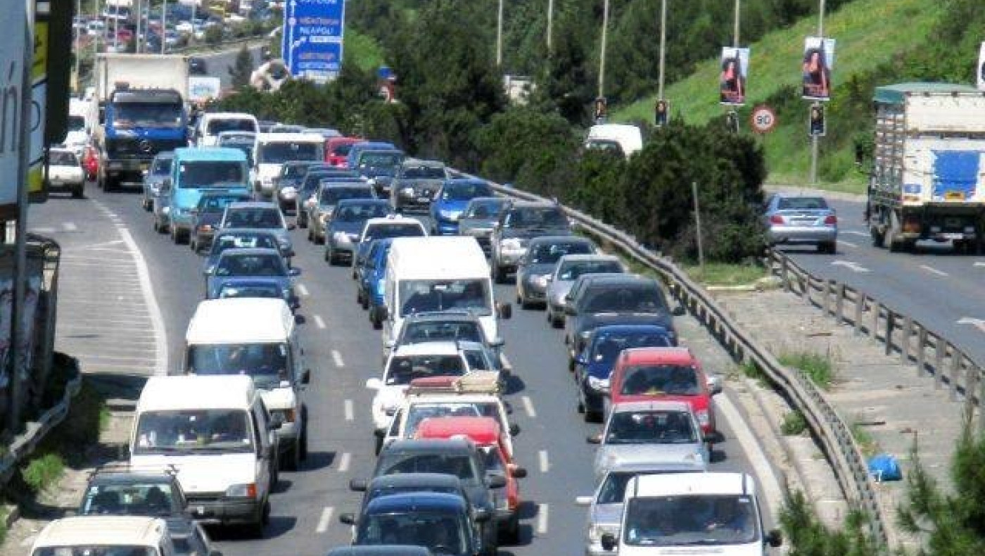 Σύγκρουση τριών Ι.Χ. και μποτιλιάρισμα στον περιφερειακό