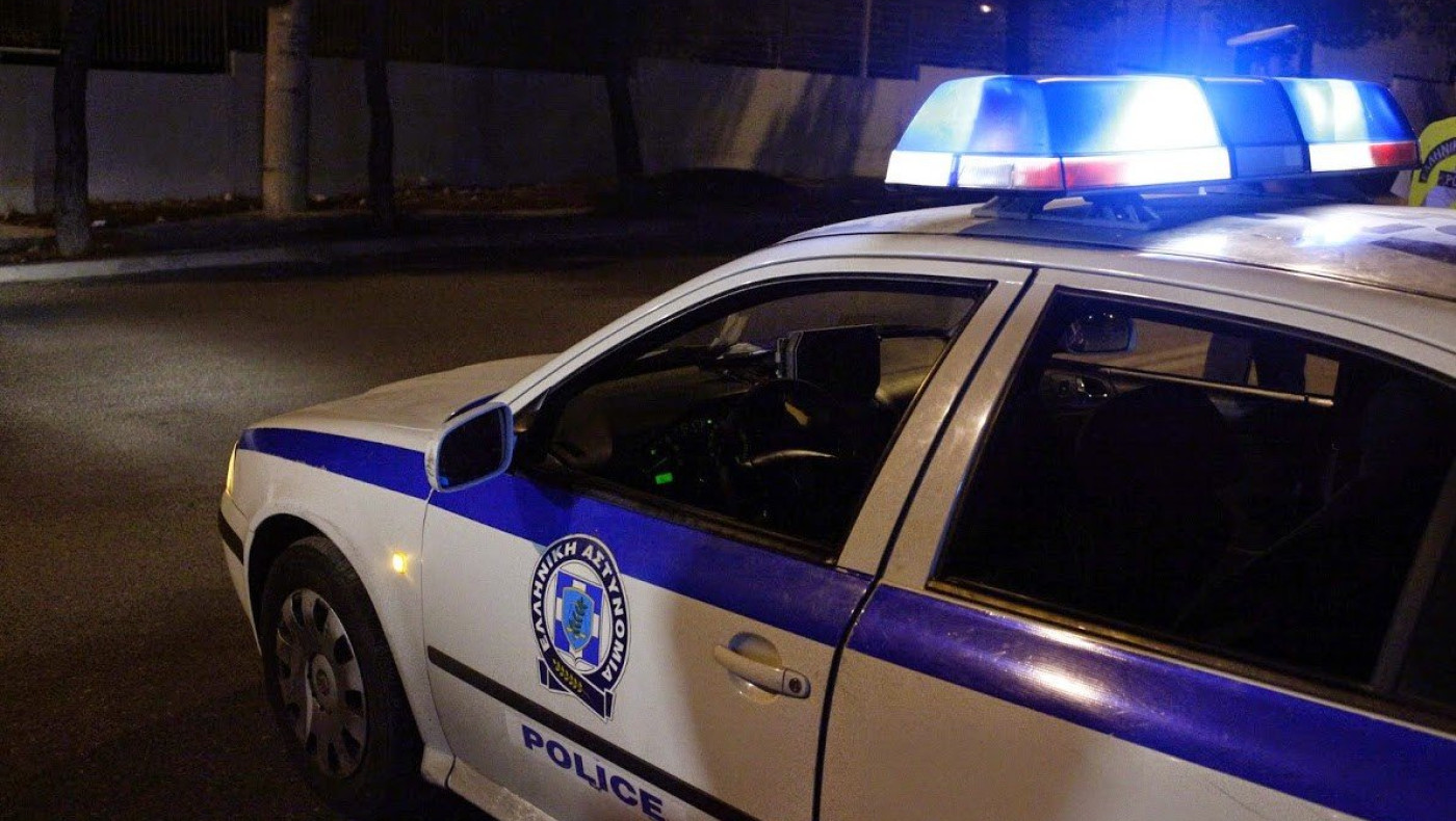 Καλλιθέα: 50χρονος σε αμόκ κατέστρεψε ΙΧ και μαχαίρωσε αστυνομικό