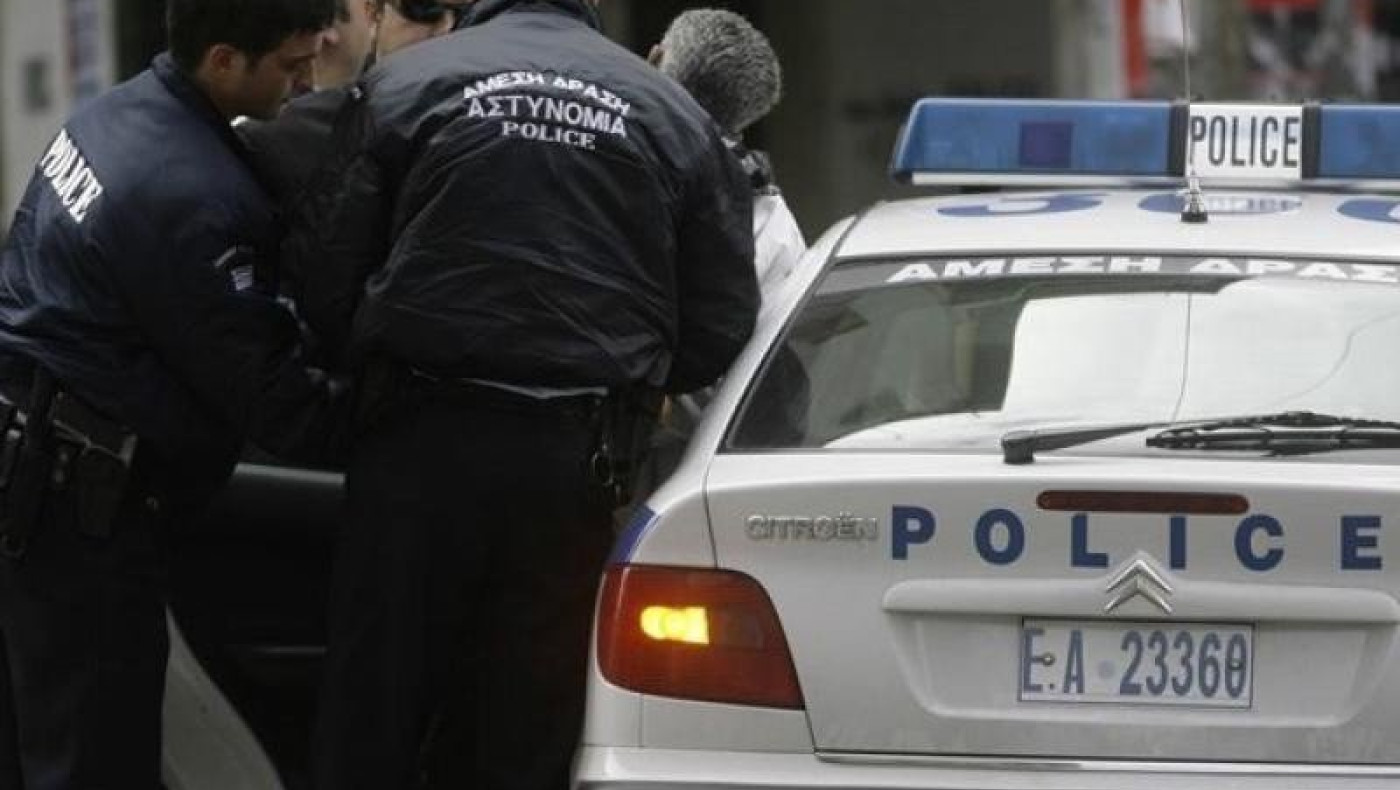 Συνελήφθη αστυνομικός που εμπλέκεται σε ένοπλες ληστείες