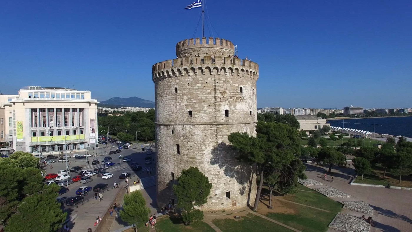 Διαμαρτυρία εστιατόρων με άδειες καρέκλες σήμερα στον Λευκό Πύργο