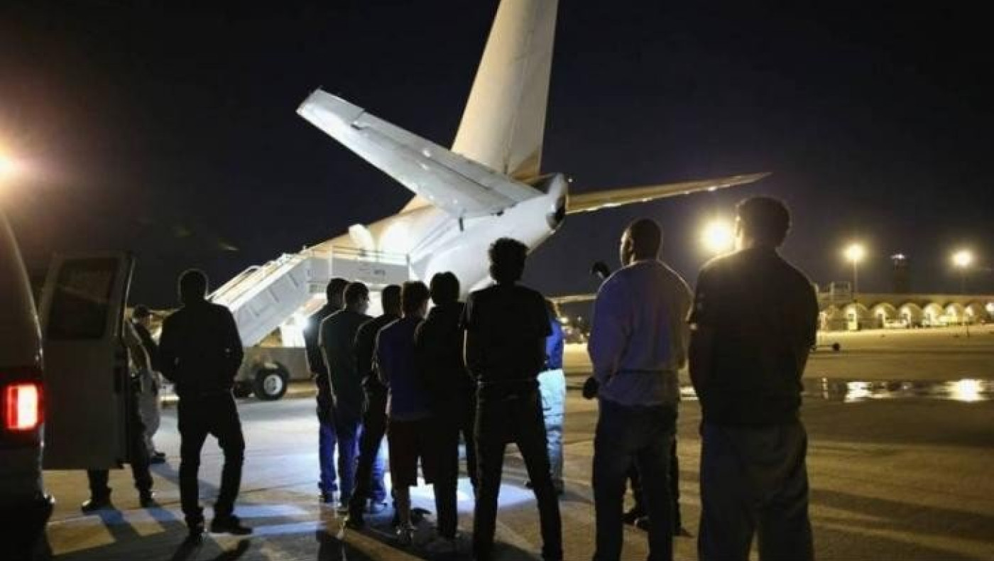 Με «χρυσές» πτήσεις τσάρτερ οι απελάσεις μεταναστών