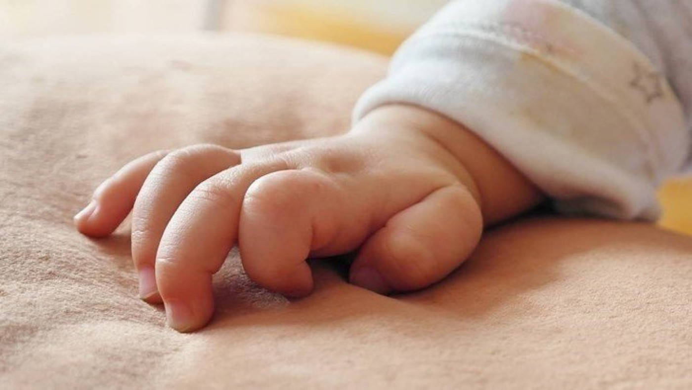Βρέφος 3 μηνών θετικό στον κωρονοϊό