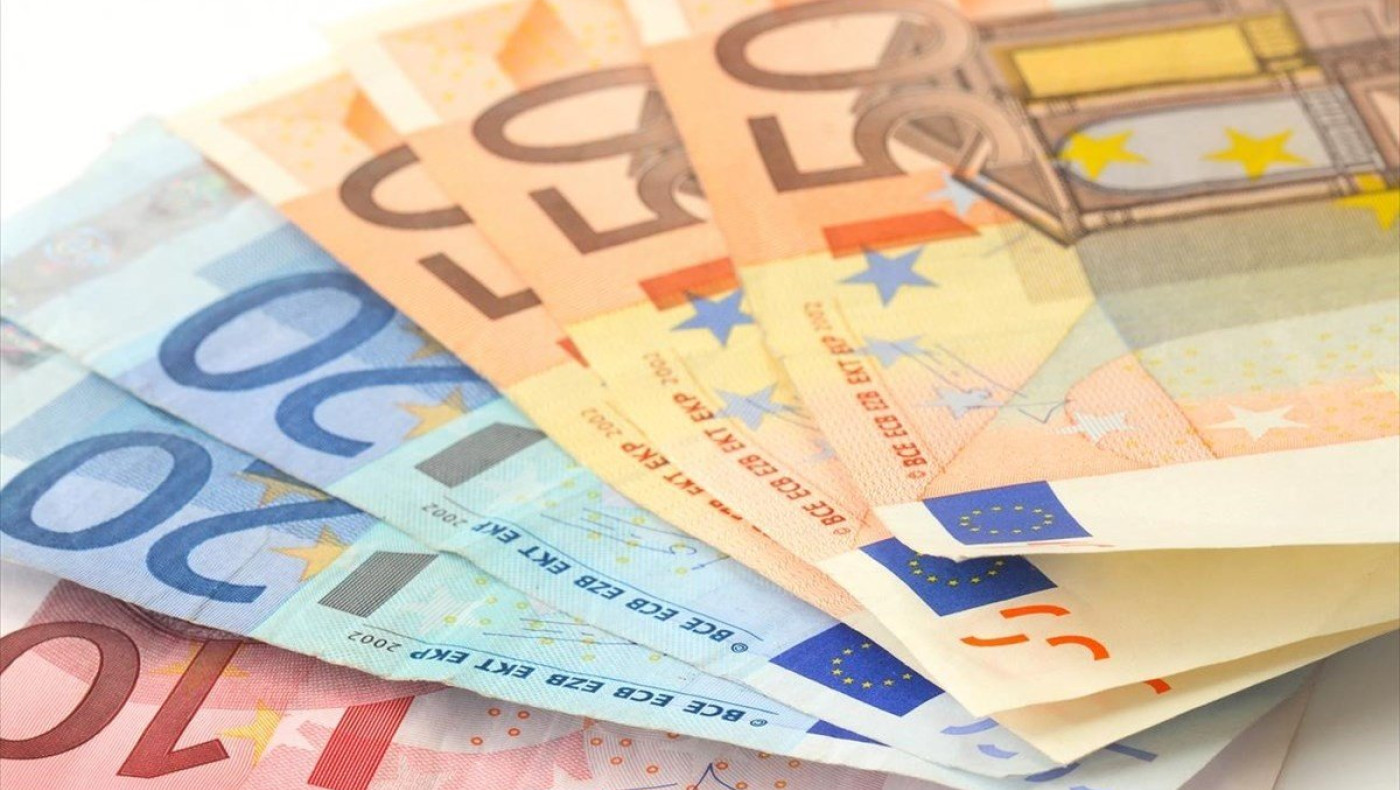 Όσα πρέπει να ξέρετε για την αποζημίωση των 800 ευρώ
