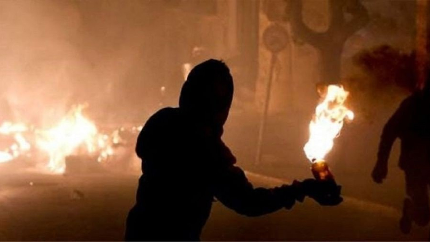 Μολότοφ σε κατάστημα της Νεάπολης στη Θεσσαλονίκη