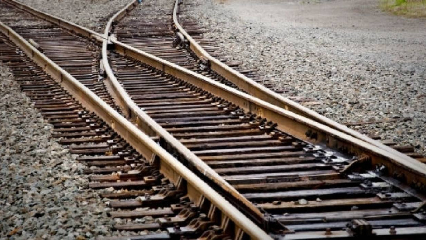 Τρένο συγκρούστηκε με φορτηγό έξω από τη Θεσσαλονίκη