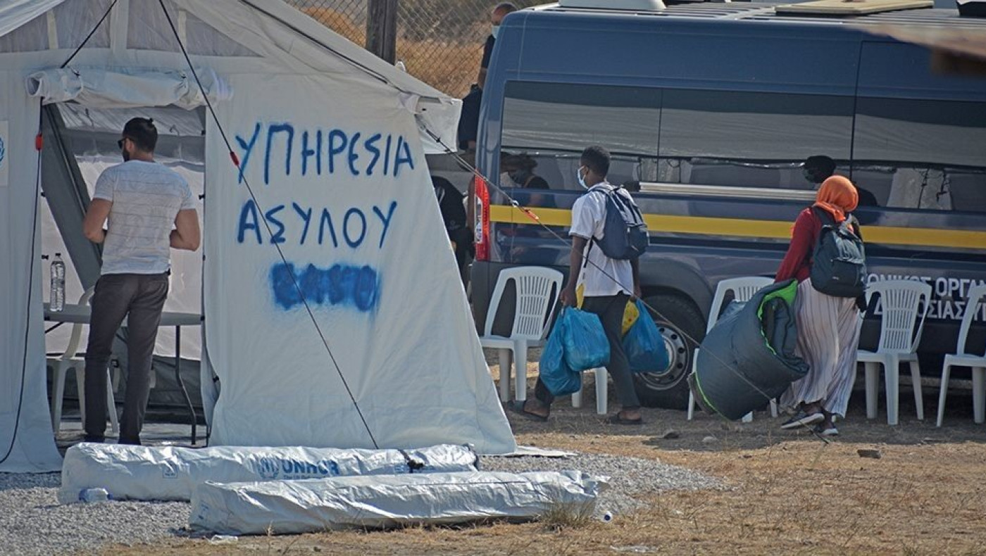 Λέσβος: Αρνούνται οι μετανάστες να πάνε στη νέα δομή με 5.000 σκηνές!