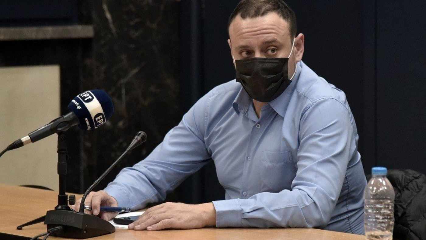 Μαγιορκίνης: Δείχνει αξονικές 18χρονων που νόσησαν και καλεί τους νέους να εμβολιαστούν