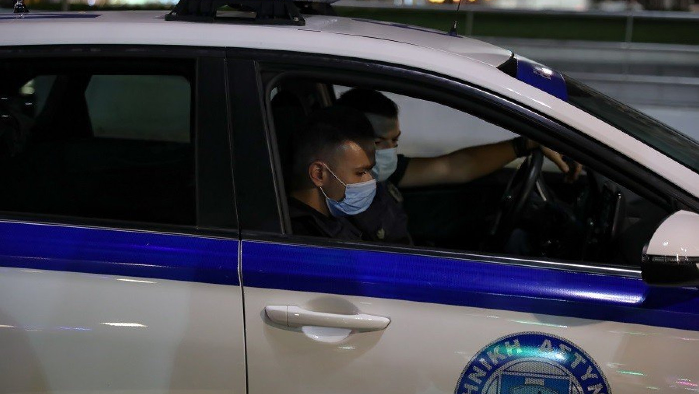Ιωάννινα: Καμπάνα 3.000 ευρώ επειδή μαζεύτηκαν σε σπίτι 7 άτομα