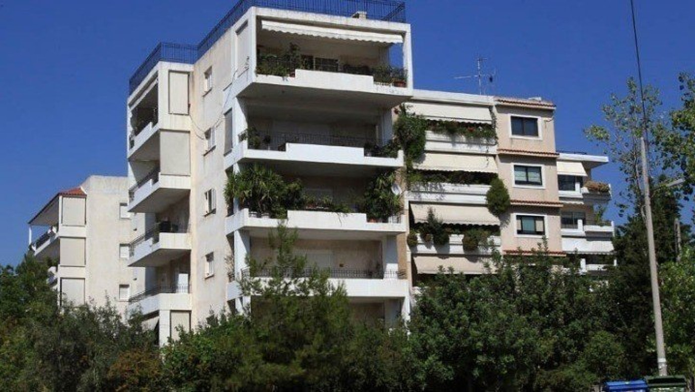 Κοινόχρηστα: Πότε παραγράφονται οι οφειλές και πότε γίνεται κατάσχεση