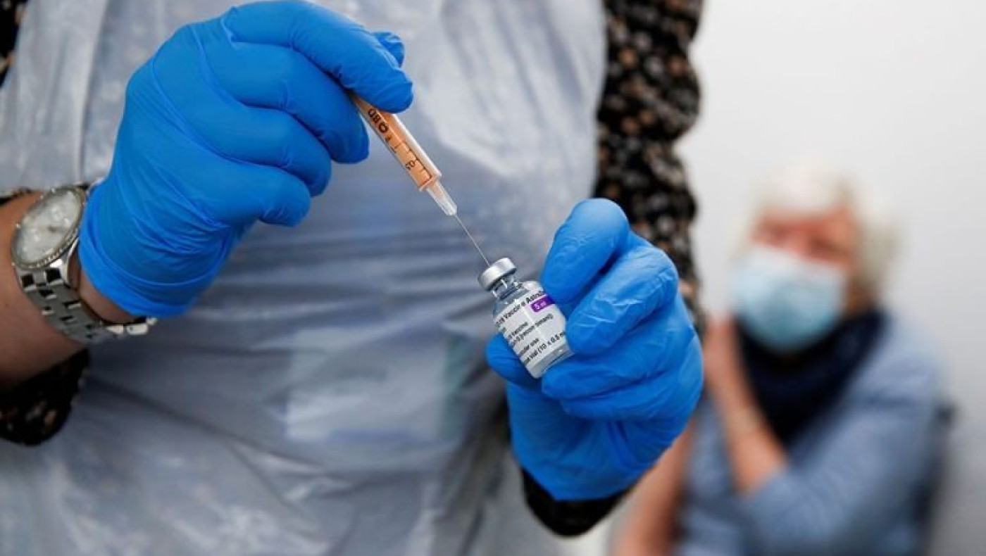 FT για εμβόλιο Astra Zeneca: Λιγότερο αποτελεσματικό στις μεταλλάξεις