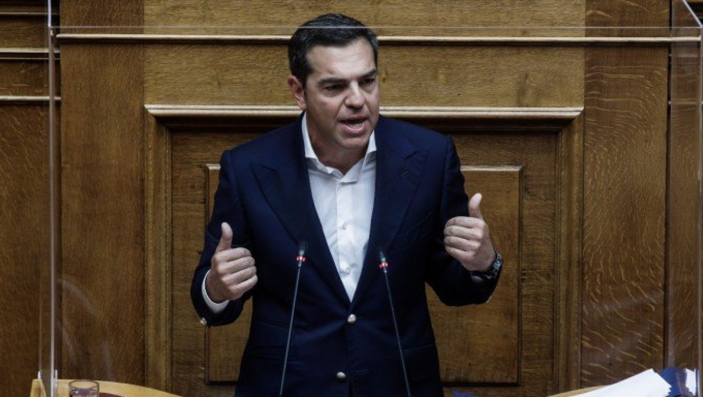 Τσίπρας σε Μητσοτάκη: Σας εκβιάζει η κ. Μενδώνη;