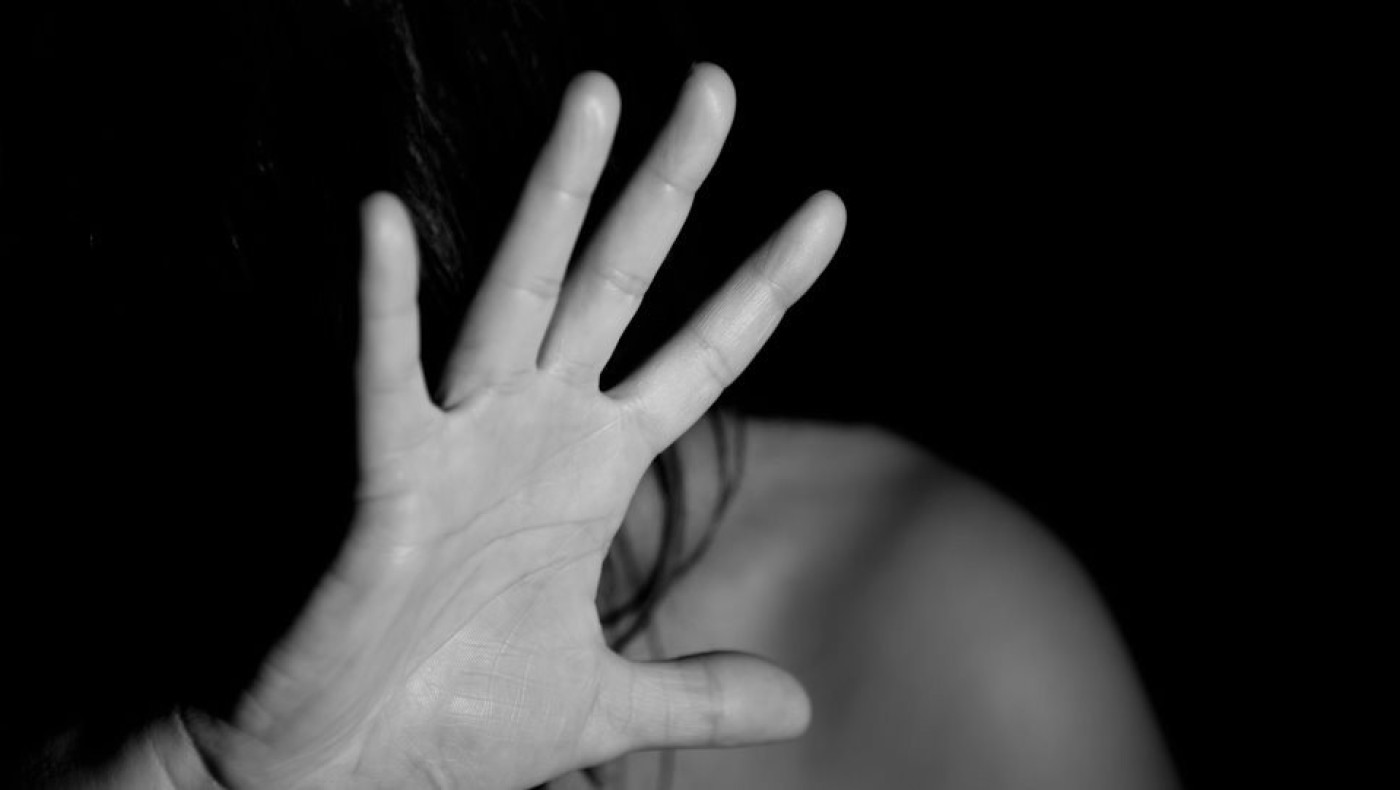 Βίασε την κόρη φίλου του με την πρόφαση πως θα τη... βοηθήσει!