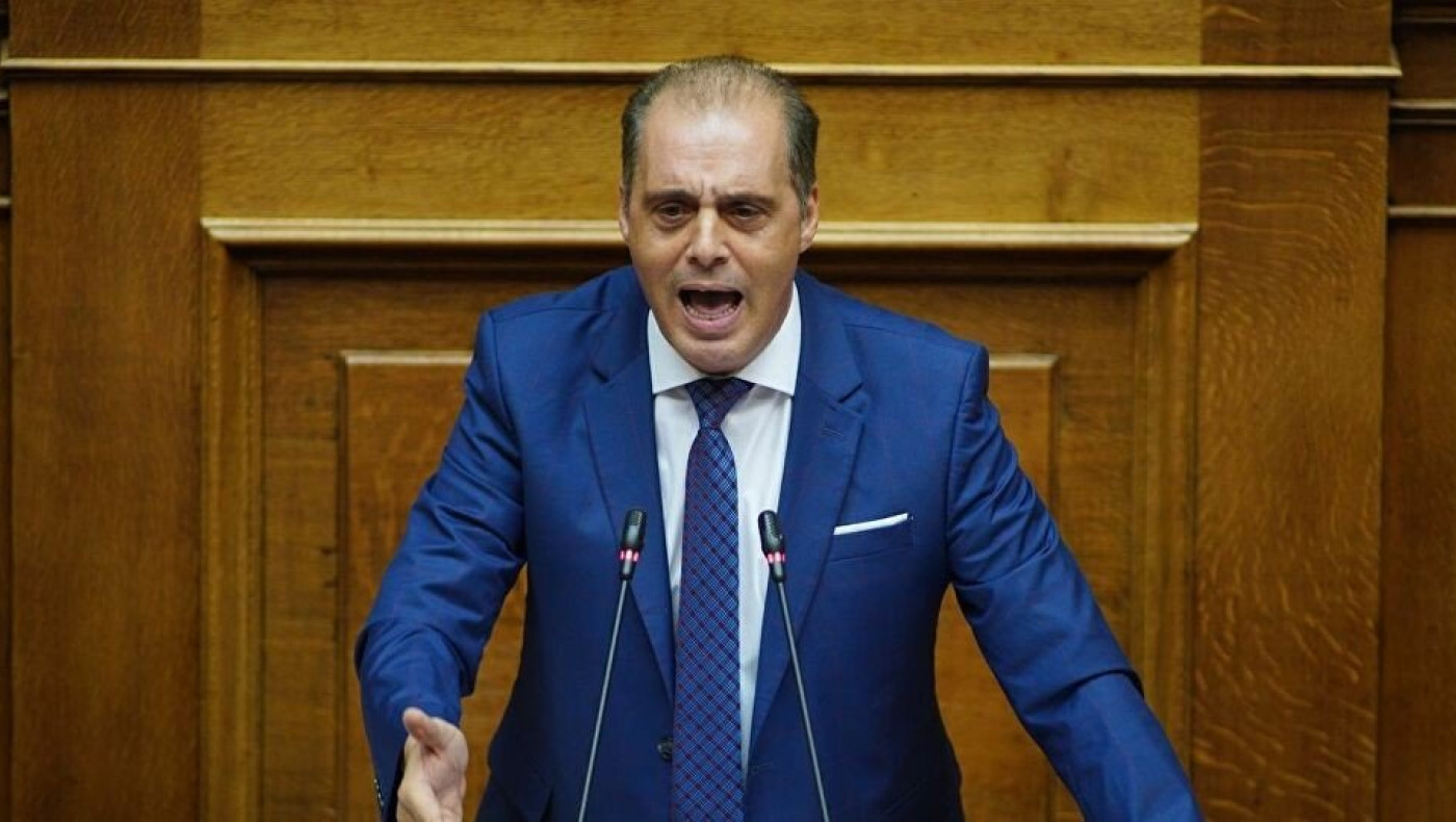 «Πόλεμος» Βελόπουλου - Αρχιμανδρίτη Βαρθολομαίου για τον εμβολιασμό στο Άγιο Όρος