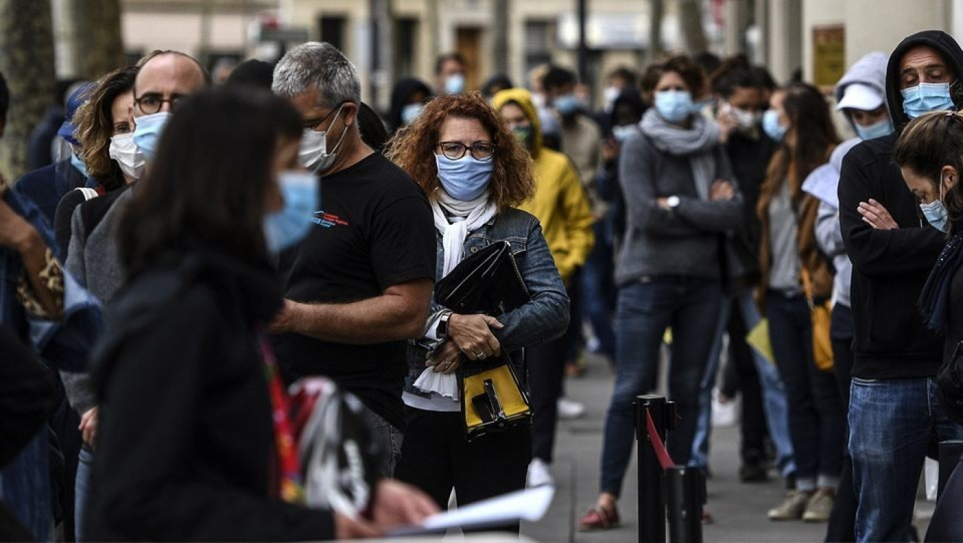 Κορωνοϊός-Μάσκες: Αποφασίζουν οι ειδικοί - Τι θα ισχύσει για μέσα μεταφοράς, σχολεία, καταστήματα