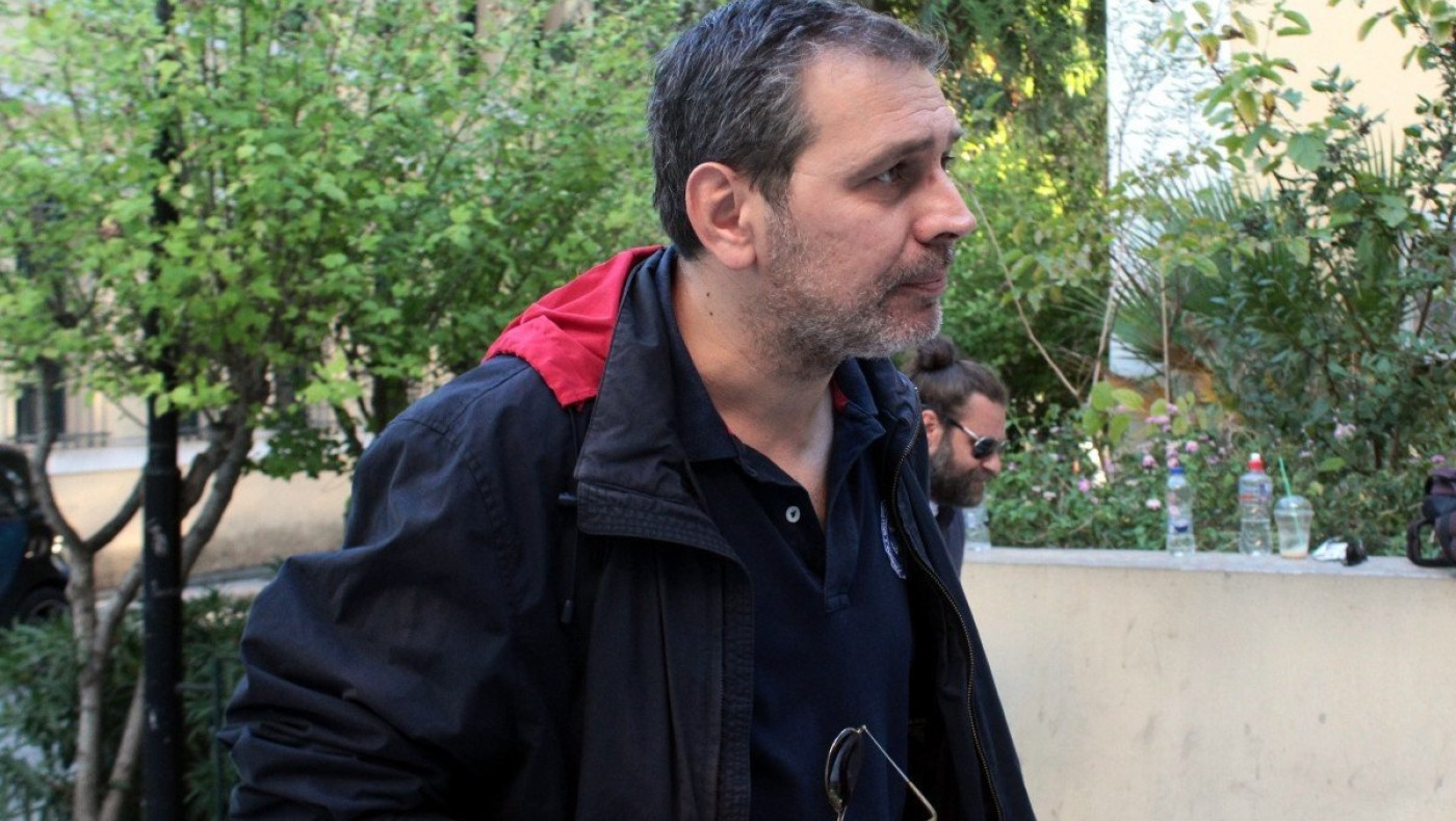 Καταζητείται ο Χίος για το σημερινό πρωτοσέλιδο της εφημερίδας «Μακελειό» για την δολοφονία του Καραϊβάζ