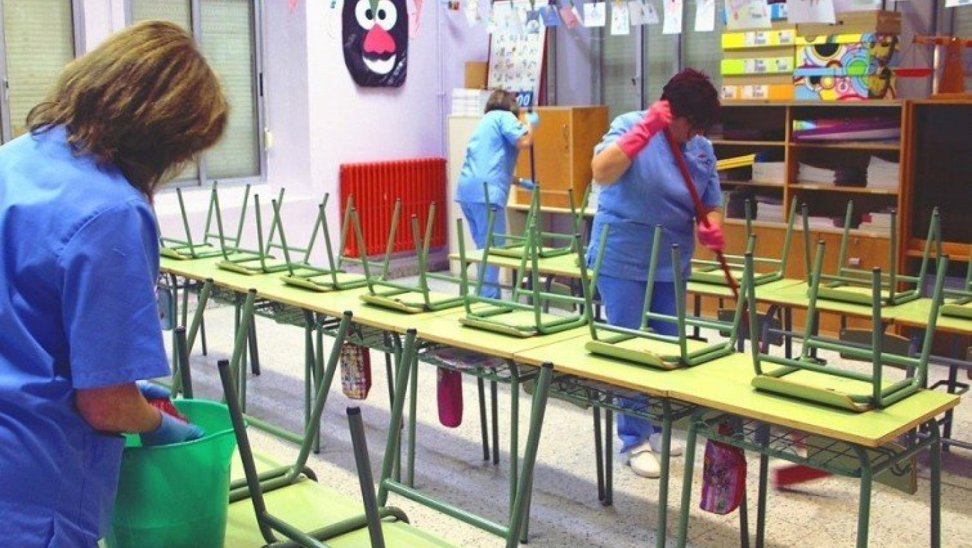 Σχολικές καθαρίστριες: Με τροπολογία η ανανέωση των συμβάσεών τους
