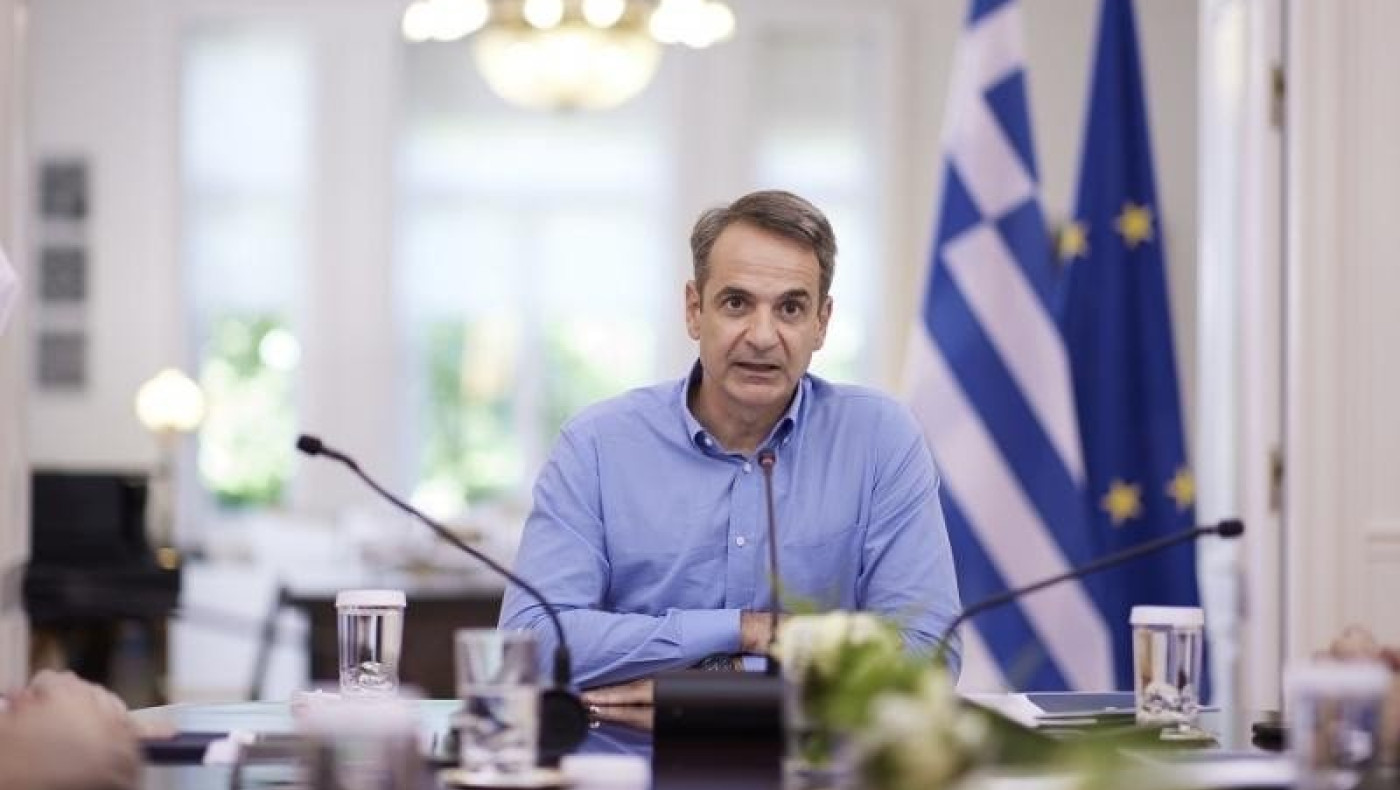 Ο Μητσοτάκης ανακοινώνει υποχρεωτικά εμβόλια και μέτρα σε καφέ – μπαρ
