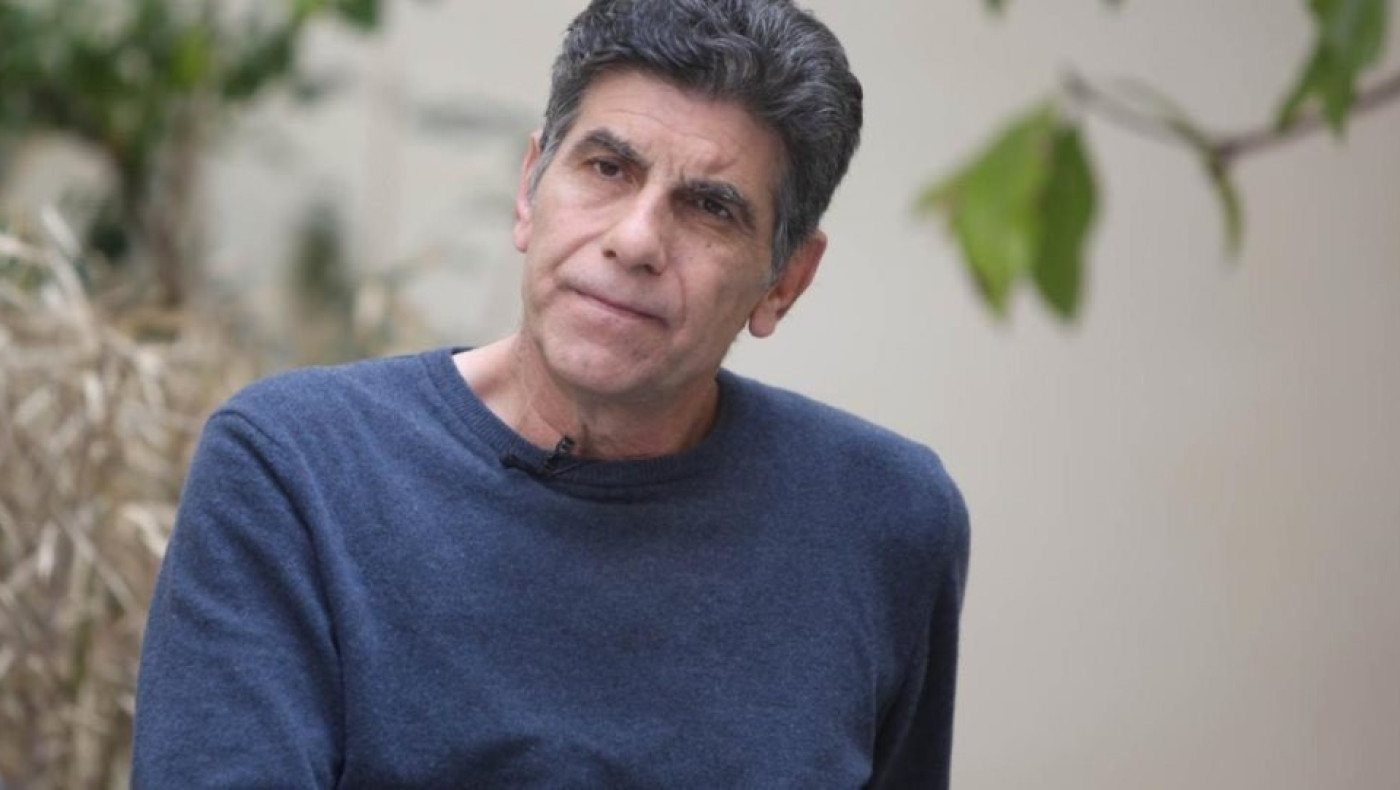 Μπέζος: «Η τηλεόραση παραμένει συντηρητική, γυρνάμε γύρω από τα ίδια»!