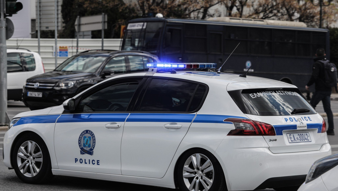 Εύοσμος: Πήγε να πάρει το αμάξι του και είδε να το... «σηκώνουν»