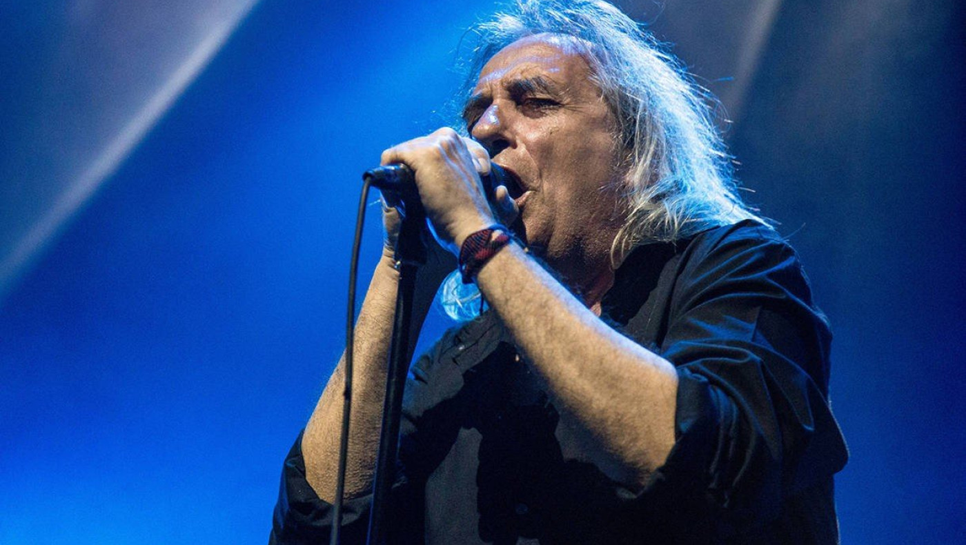 Αγγελάκας για Σταμάτη: «Οι τηλεοπτικές καρακάξες ενάντια στην ελεύθερη τέχνη» (pic)