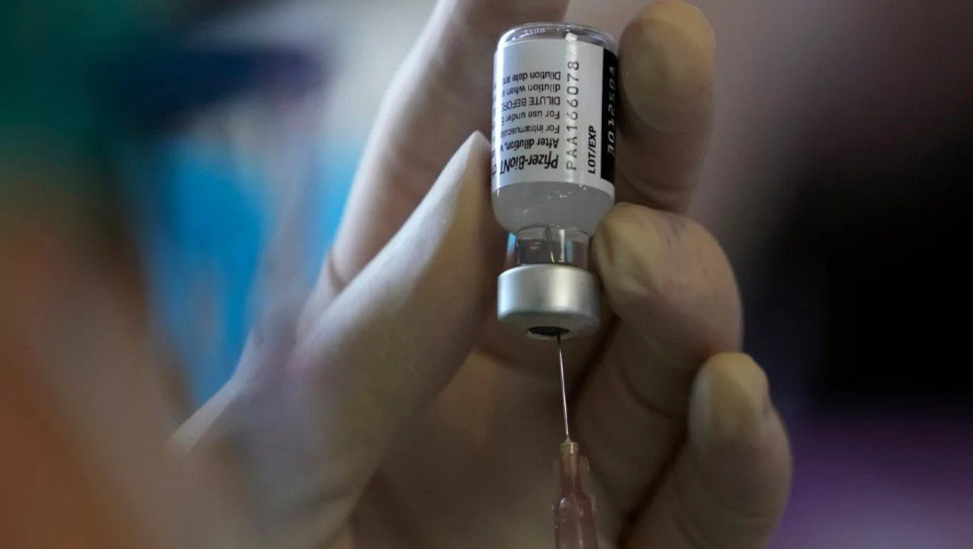 ΕΟΦ: Αυτές είναι όλες οι πιθανές παρενέργειες των εμβολίων κατά του κορωνοϊού