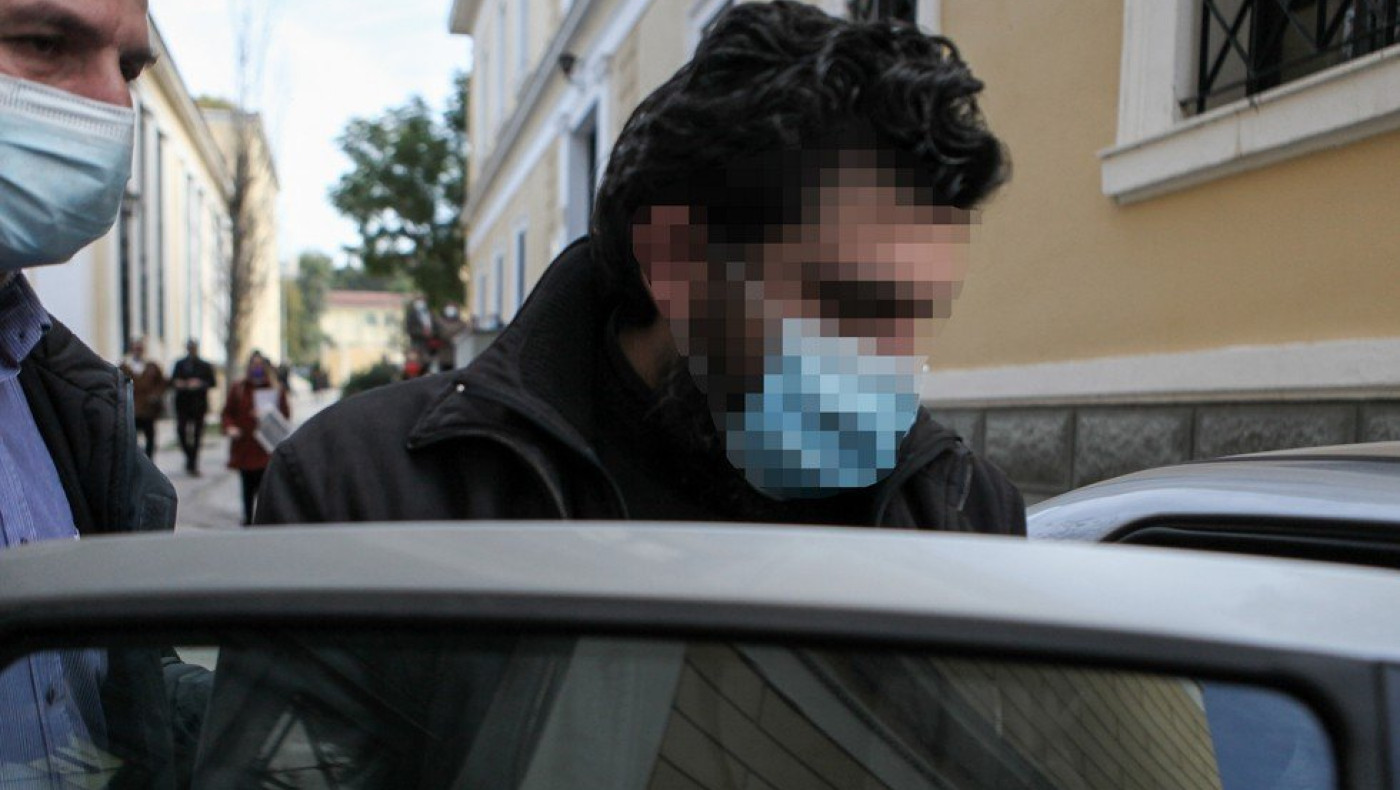 Βιασμός ανήλικης: «Η ίδια τού έστελνε μηνύματα» λέει ο δικηγόρος του ιερέα