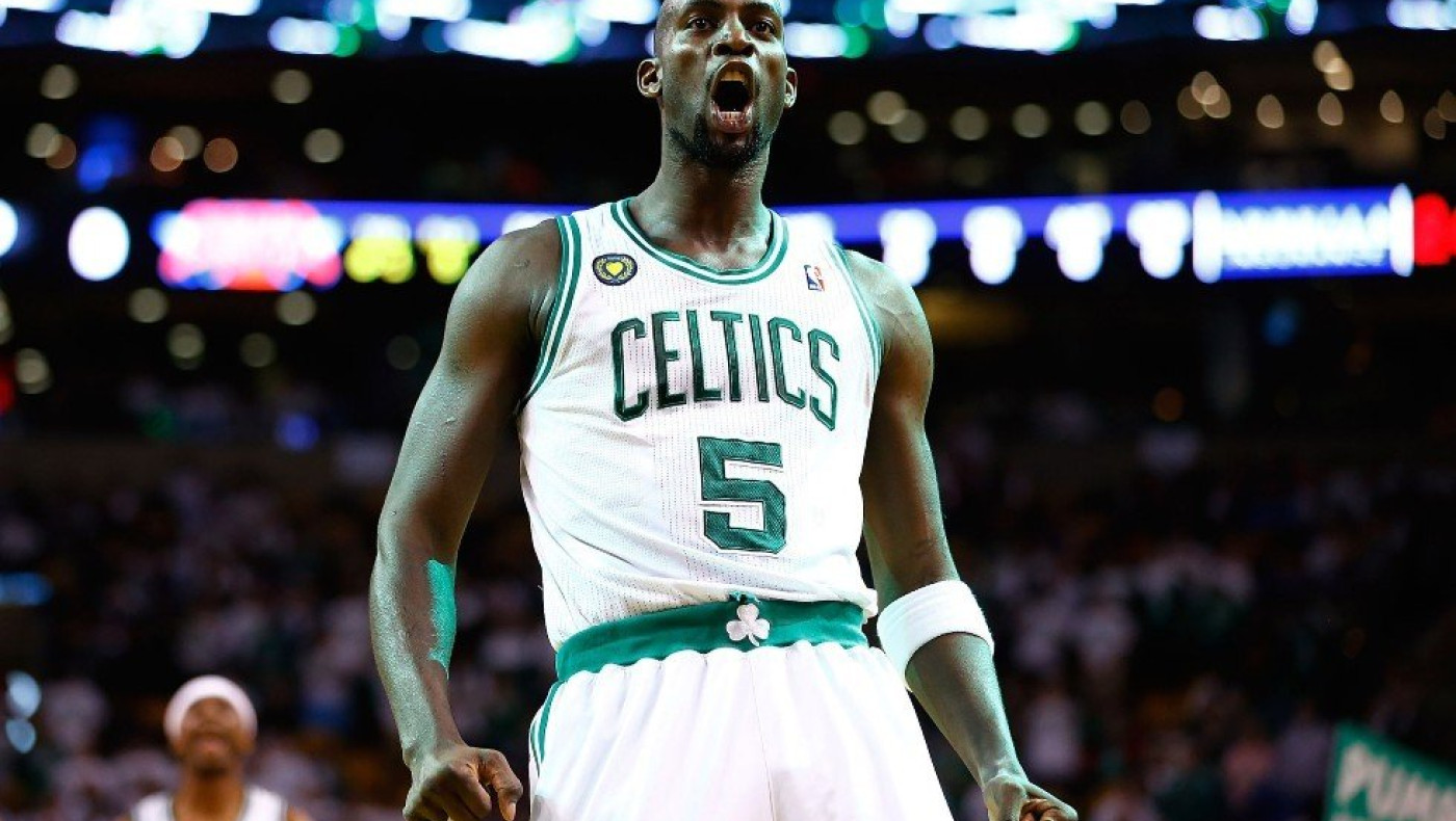 Στον ουρανό του TD Garden η φανέλα του Γκαρνέτ