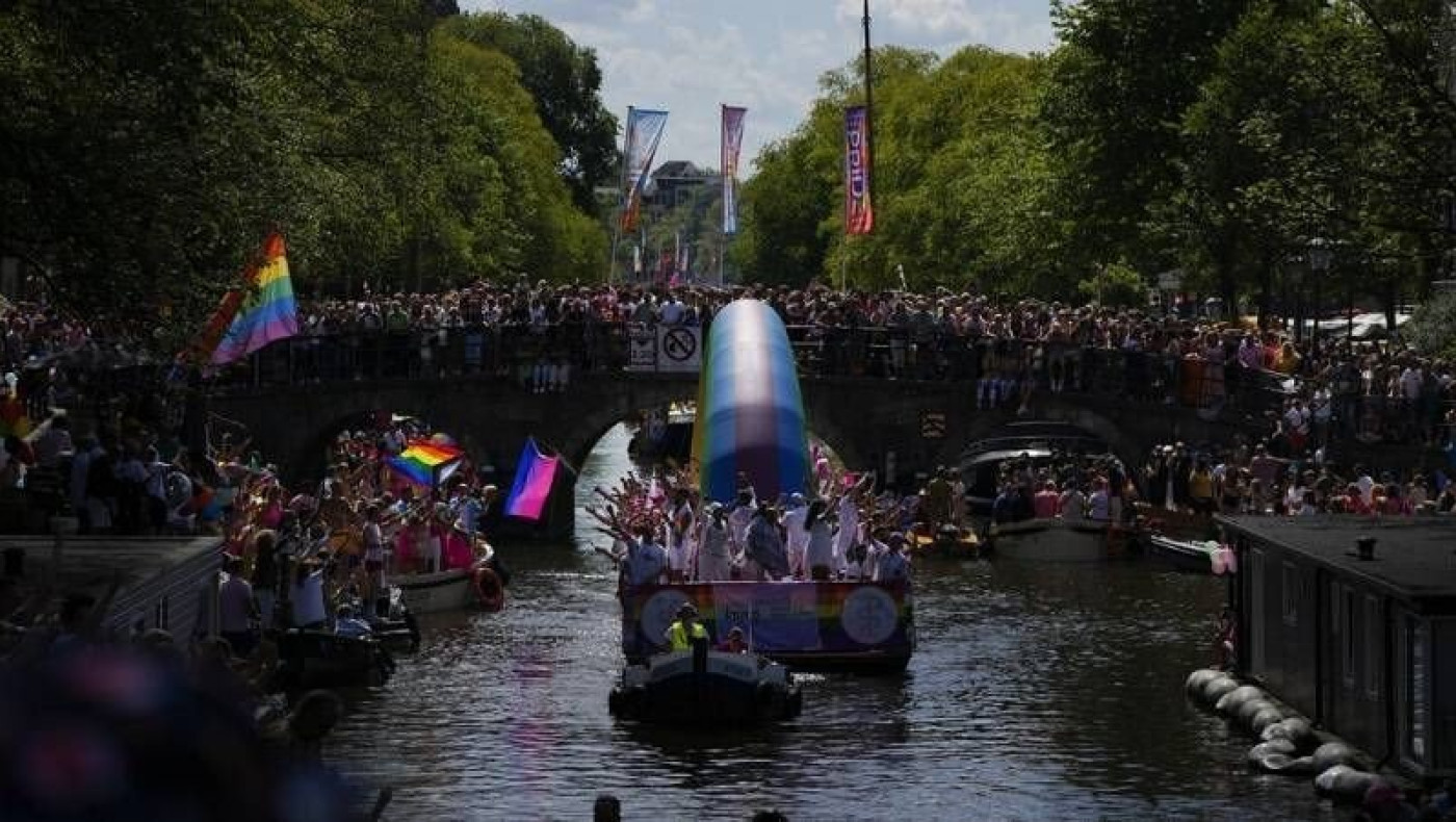Άμστερνταμ: Πλήθος κόσμου στο Gay Pride
