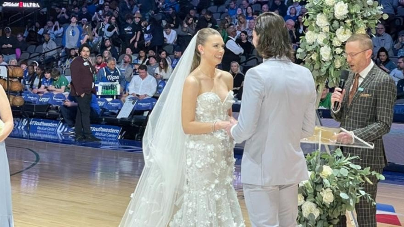 NBA: Ζευγάρι παντρεύτηκε σε ημίχρονο παιχνιδιού