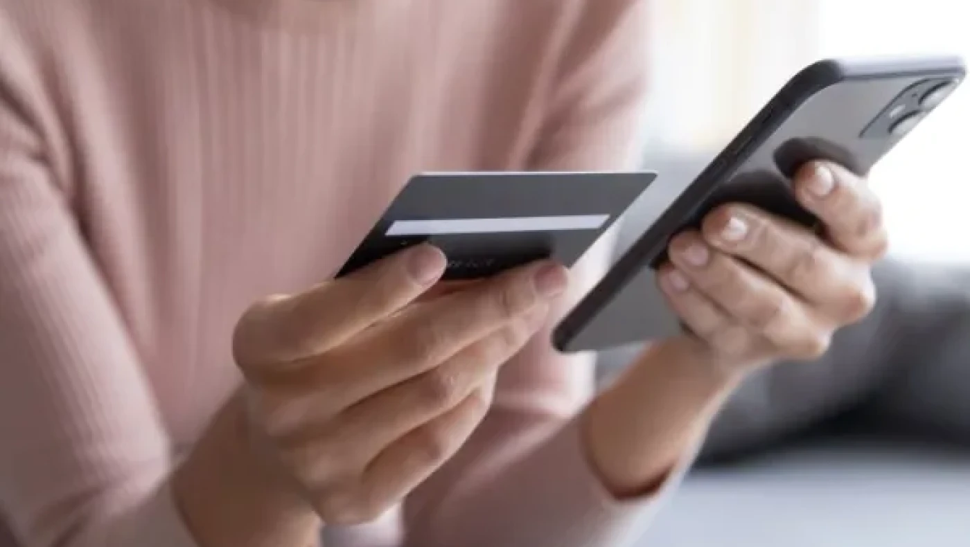 Απάτη: Στέλνουν SMS ως «Πολιτική Προστασία» και ζητούν χρήματα
