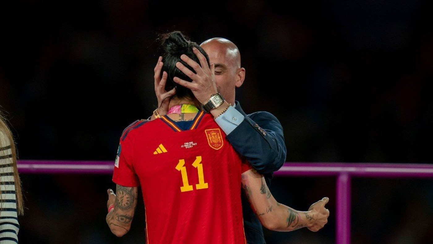 Τριετής αποκλεισμός της FIFA σε Ρουμπιάλες για το φιλί στην Ερμόσο