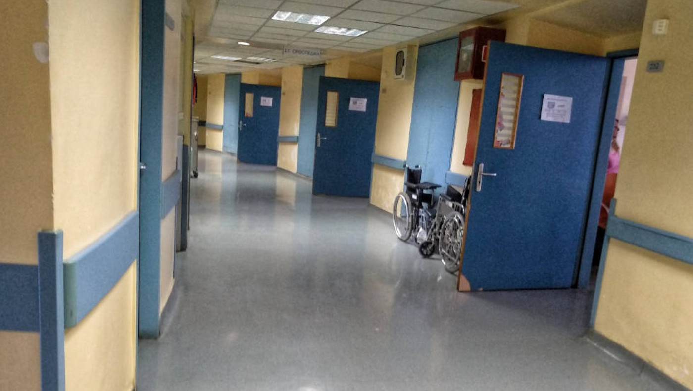Άρτα: Ασθενής νοσοκομείου κυνήγησε νοσηλευτές με ψαλίδι!