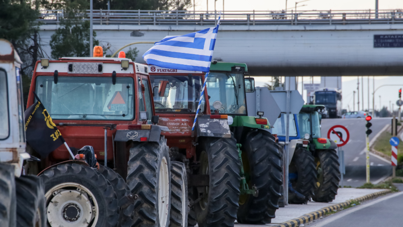 Αντιμέτωπη με τα τρακτέρ η Κυβέρνηση - Χειρουργικές κινήσεις αποσυμπίεσης