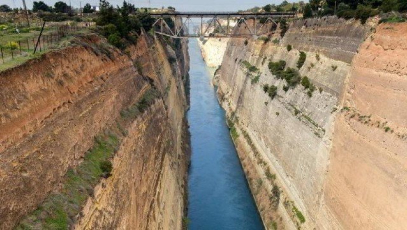 19χρονος αυτοκτόνησε από έρωτα από τη γέφυρα του Ισθμού (ΒΙΝΤΕΟ)